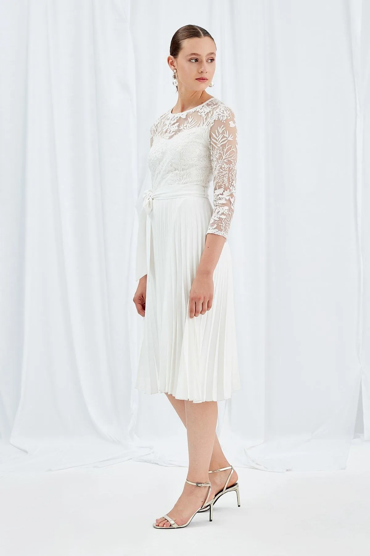 13377 Ecru Pleated Skirt Tulle Lace Dress
