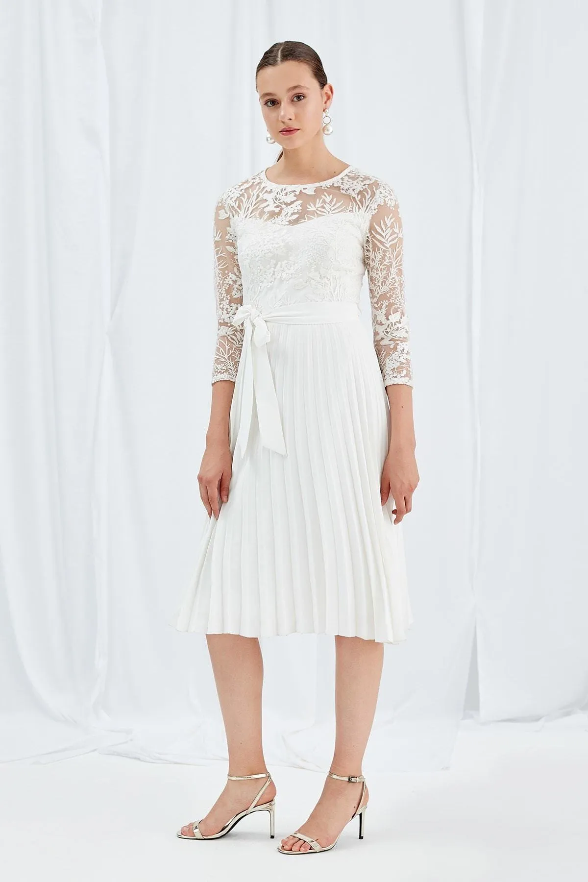 13377 Ecru Pleated Skirt Tulle Lace Dress