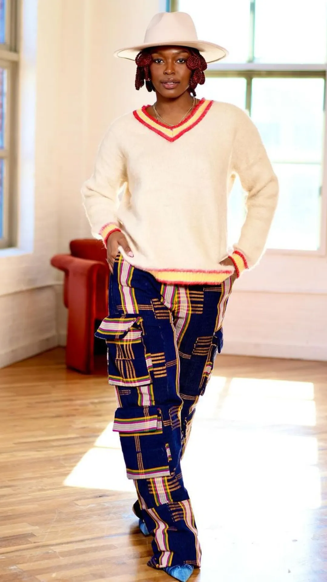 Pre Order:  Contrast Color Trimmed Woolen Sweater